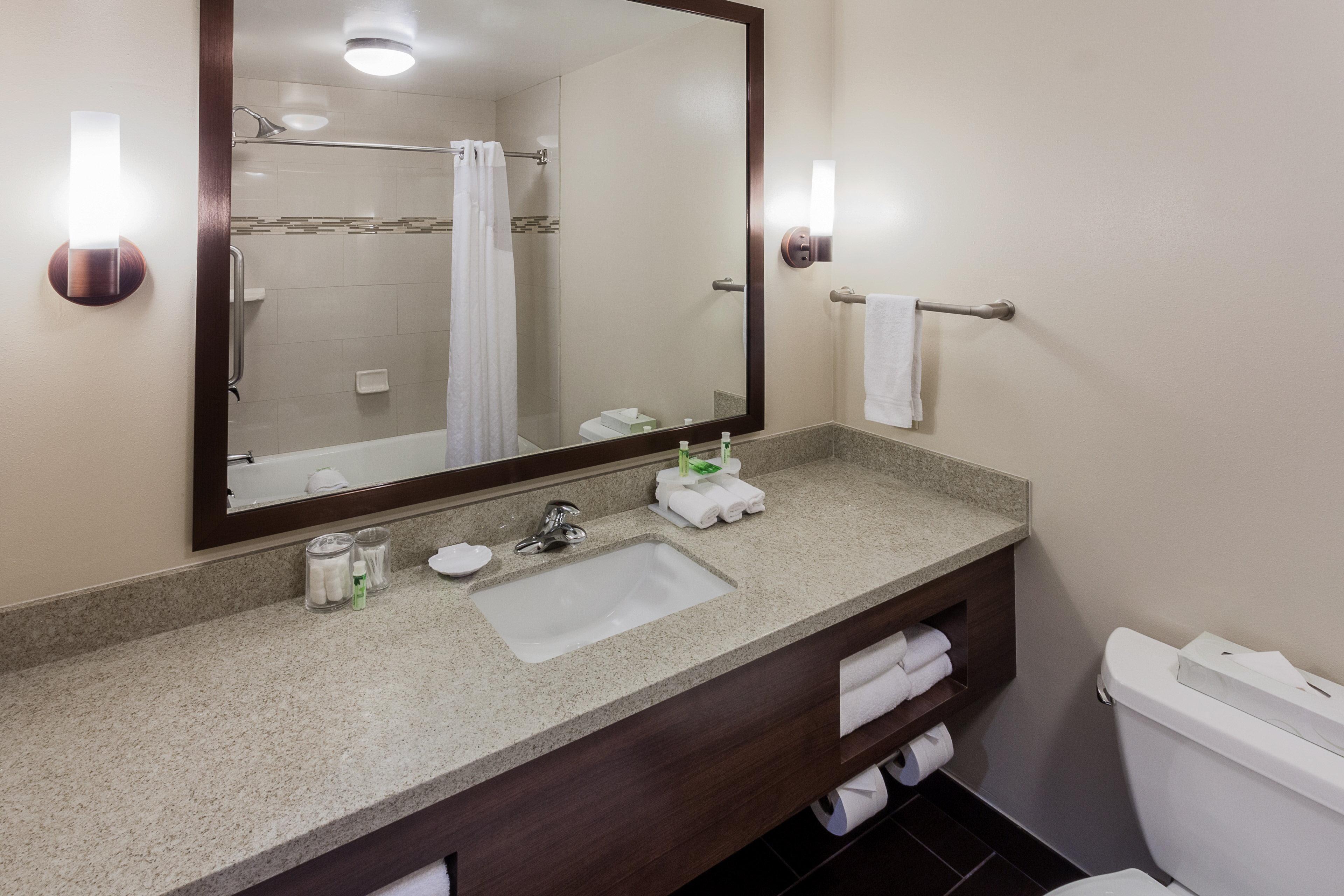 Holiday Inn Express & Suites Carpinteria By Ihg Kültér fotó